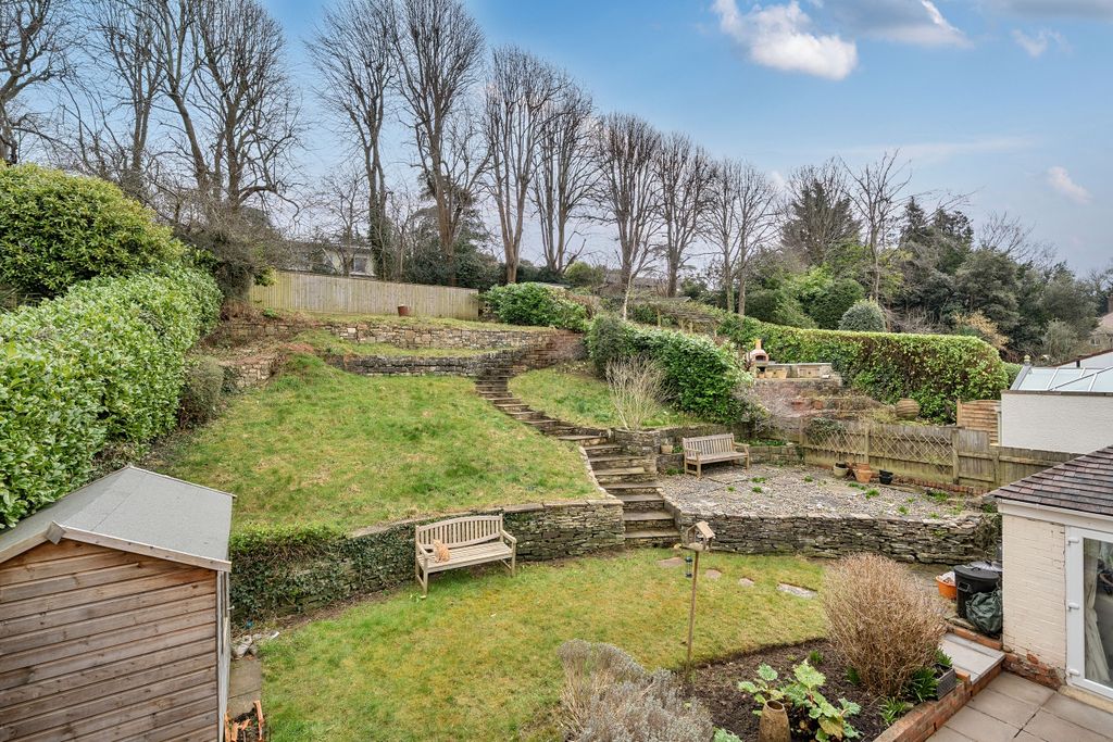 Property photo 2 of 20 Garden