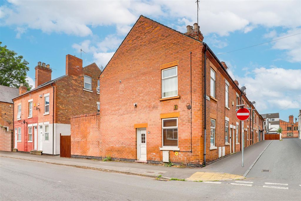 Property photo 1 of 10 8289.Jpg