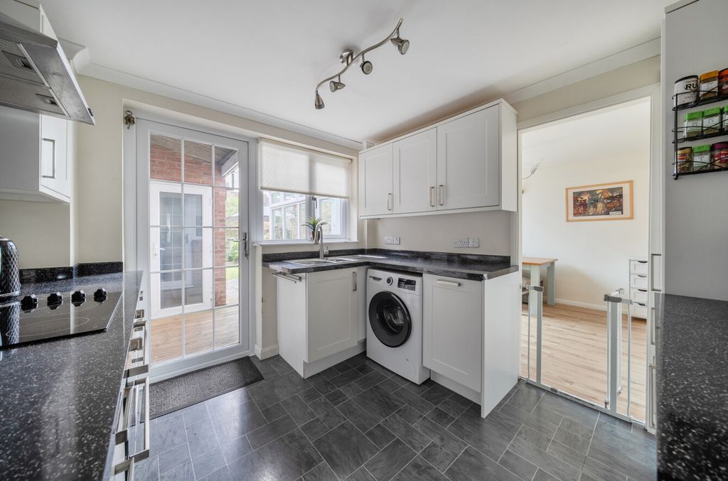Property photo 3 of 17 1431556-1-69c6979...