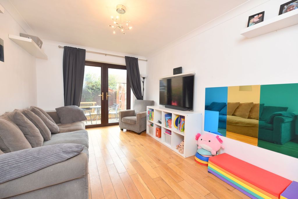 Property photo 2 of 16