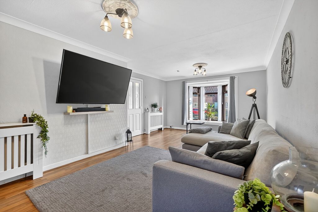 Property photo 3 of 24