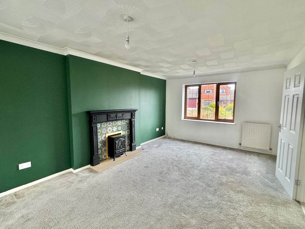 Property photo 3 of 14 Living Room