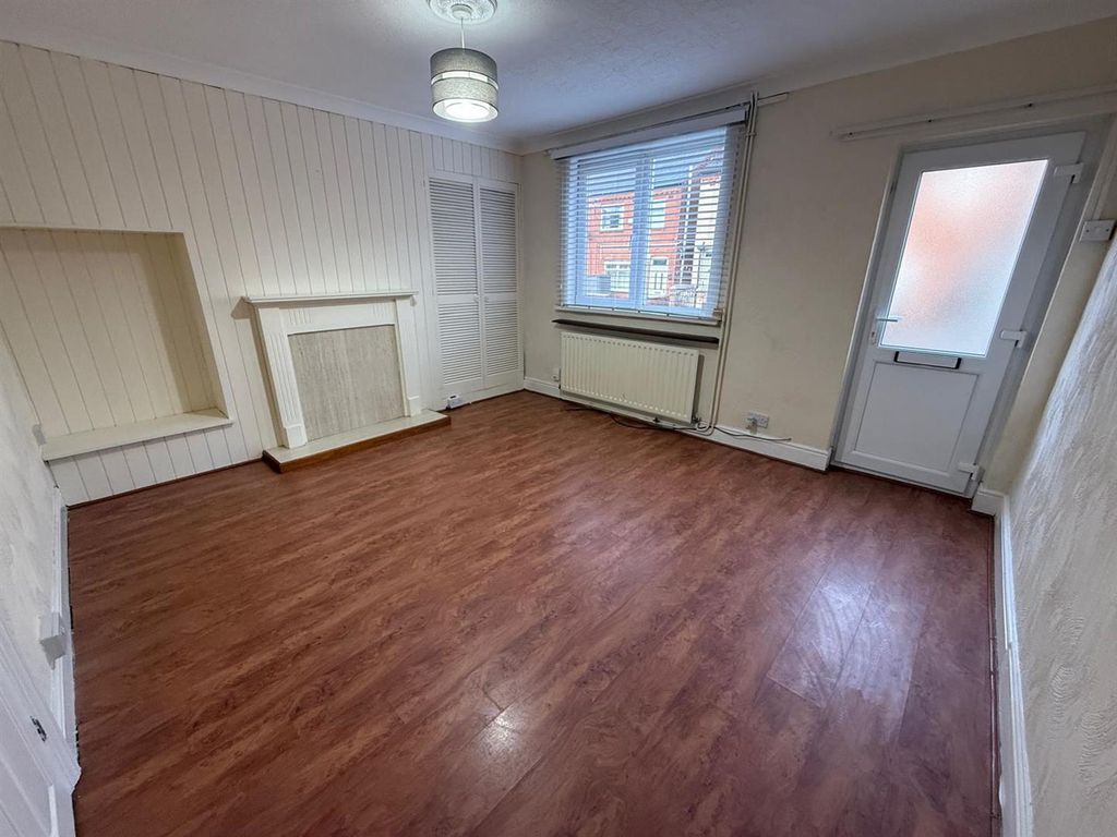 Property photo 2 of 9 Front Rm Rec.Jpeg