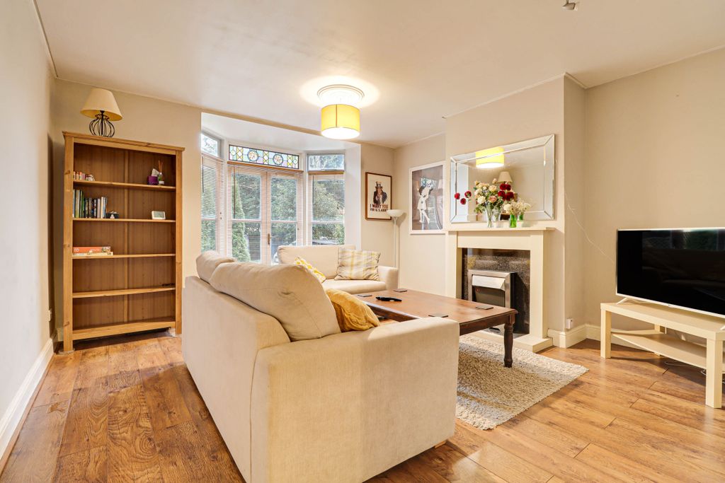 Property photo 2 of 12 Living Room