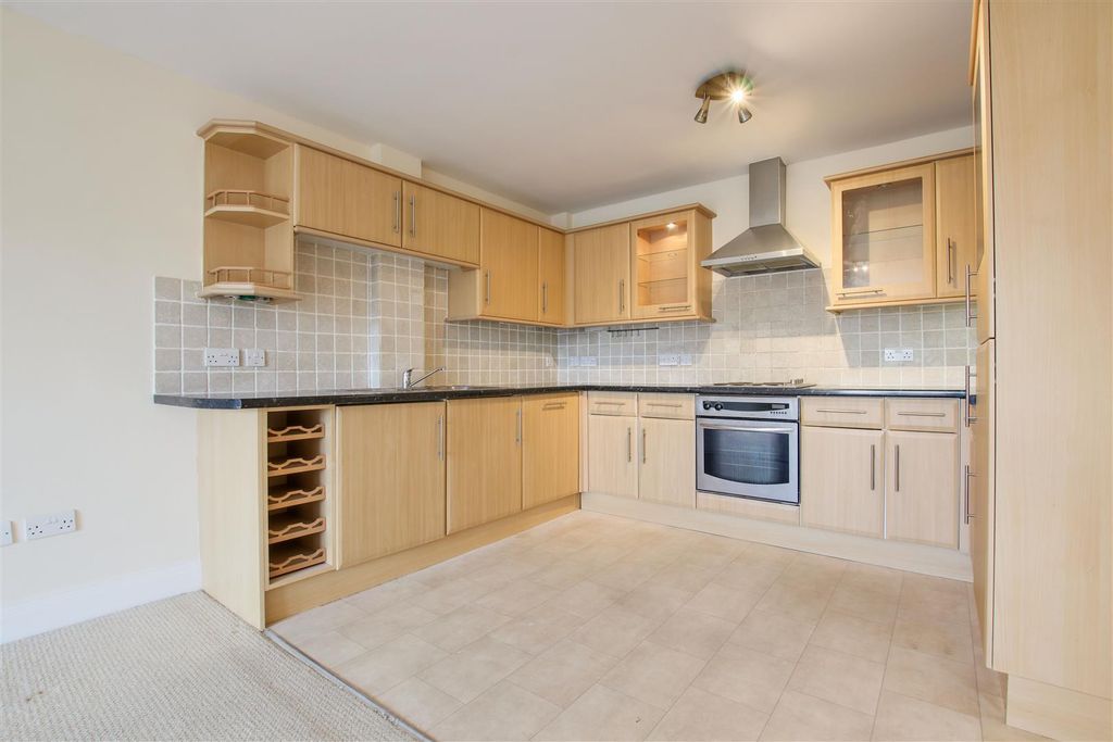 Property photo 2 of 11 2 (1).Jpg