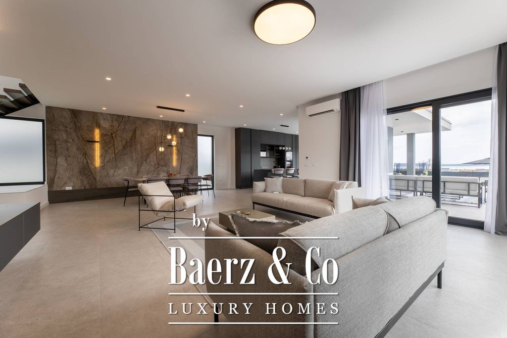 Property photo 2 of 34