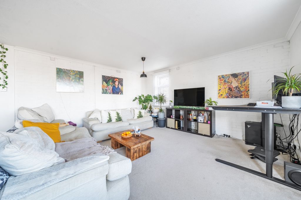 Property photo 1 of 13 1231013 (2)