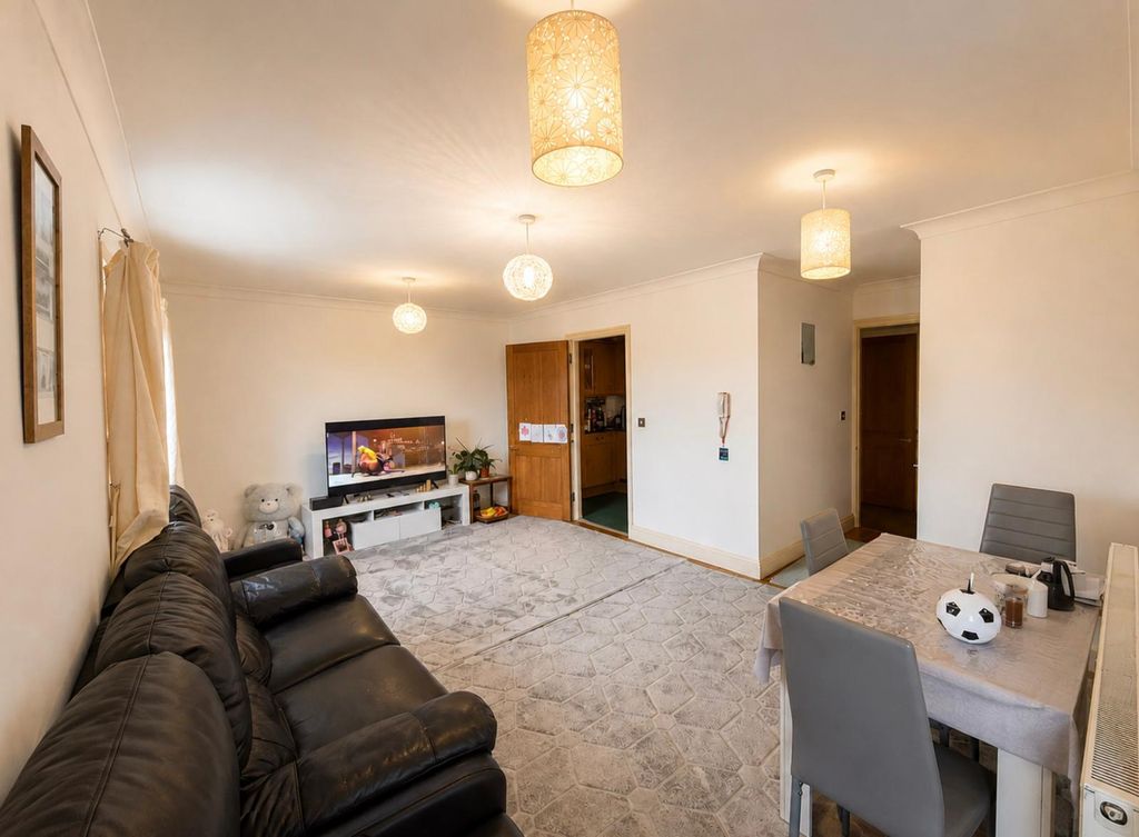 Additional image 4 of 2 bed flat for saleLower Street, Kettering NN16