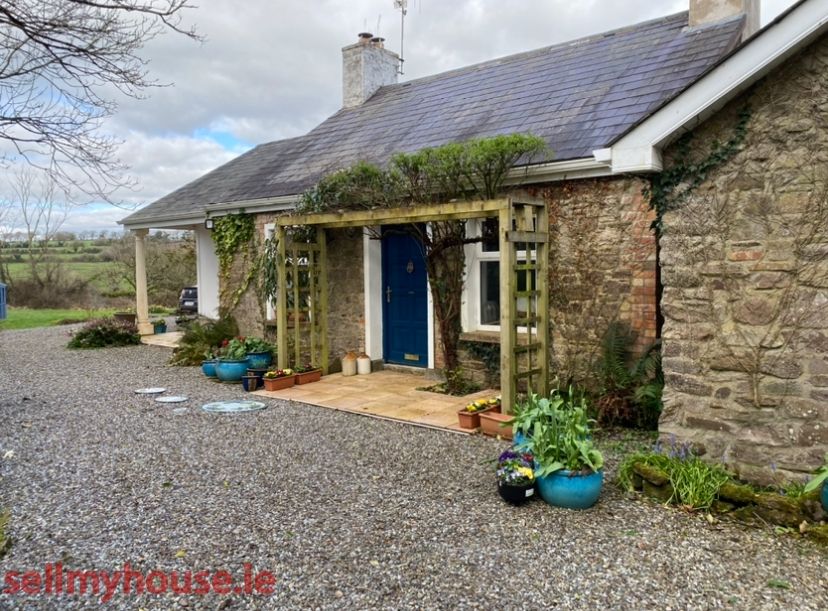 Property photo 1 of 9