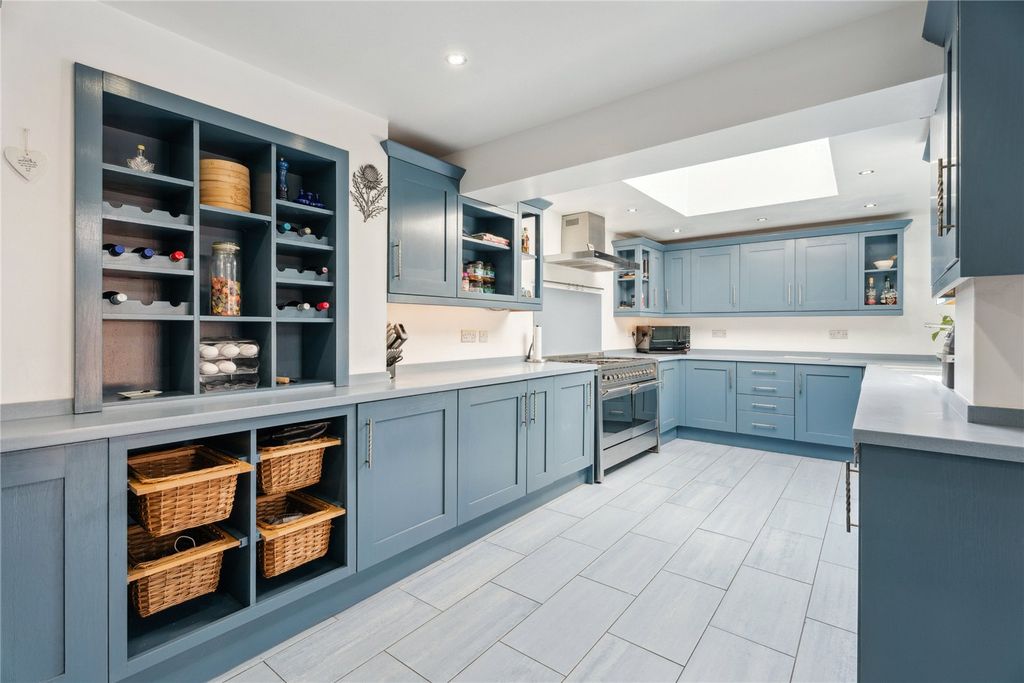 Property photo 3 of 20 Kitchen
