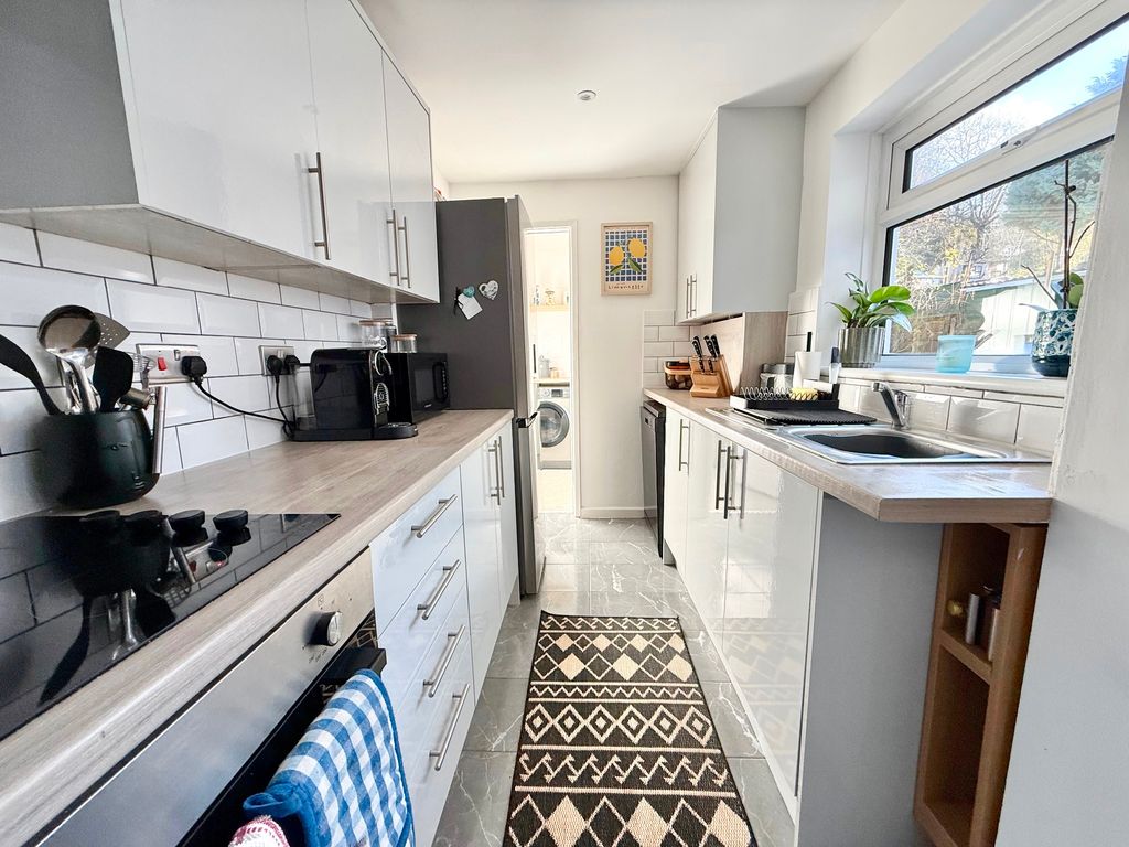 Property photo 2 of 23