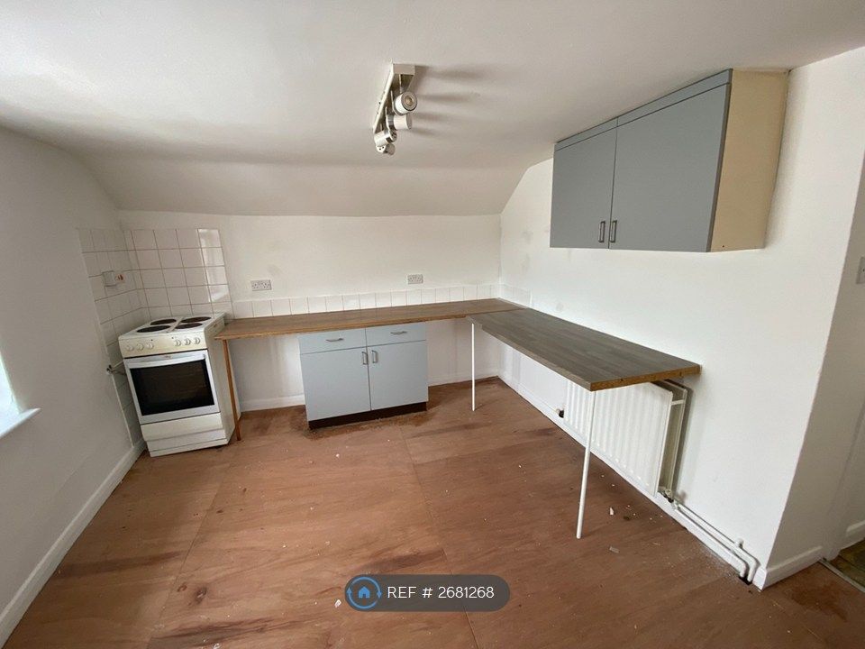 Property photo 3 of 9 Kitchen