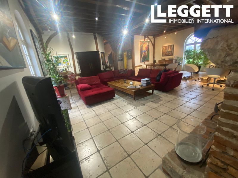 Property photo 2 of 10