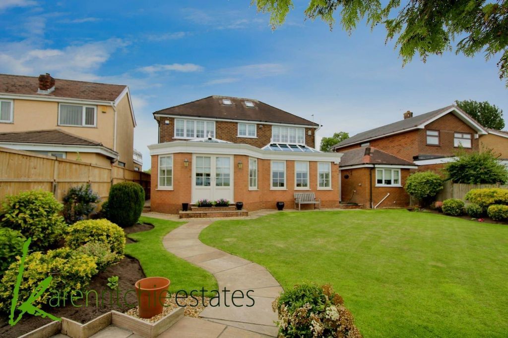 Property photo 2 of 32