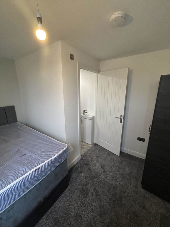 Property photo 1 of 2