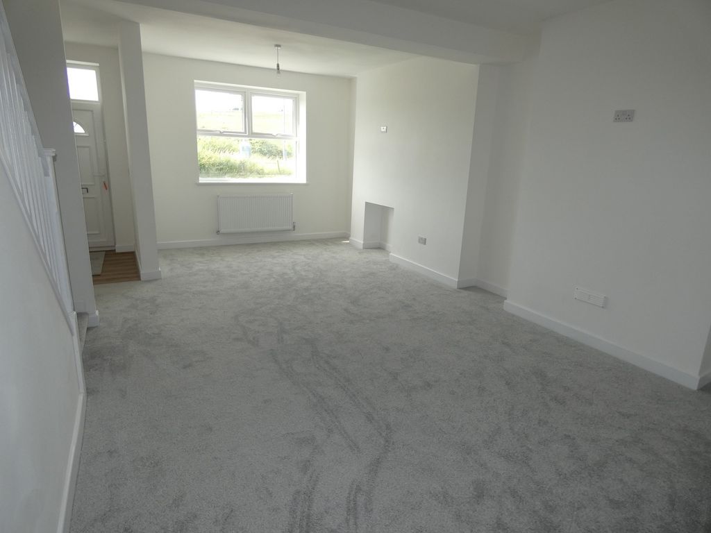 Property photo 3 of 11 Lounge