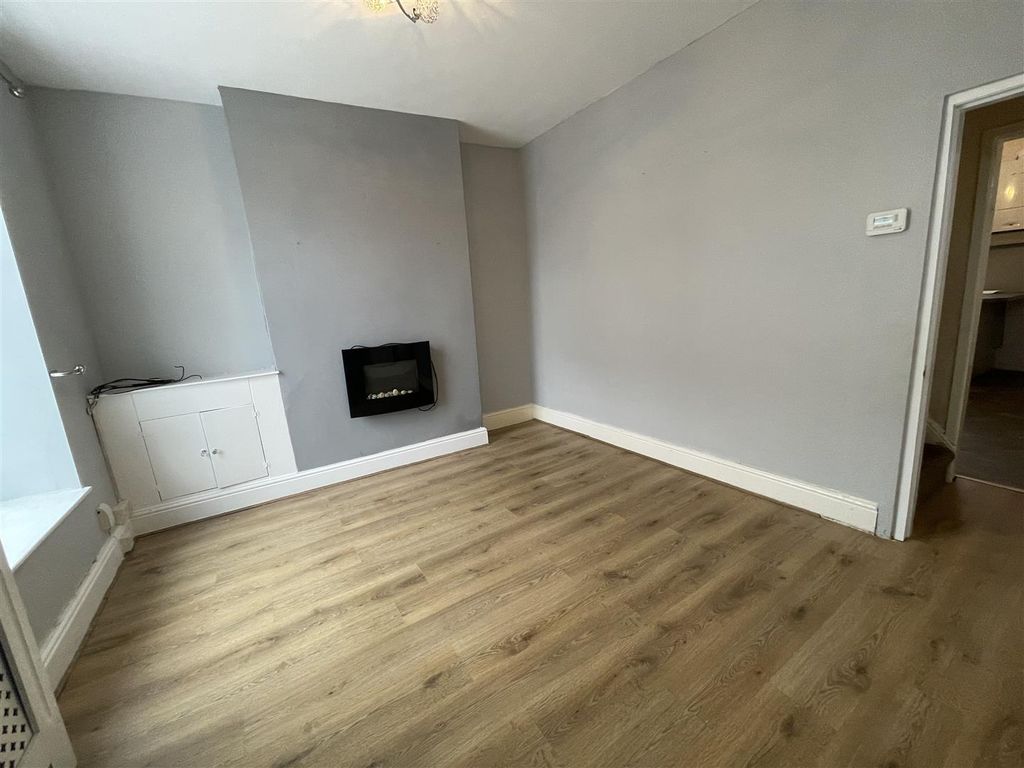 Property photo 3 of 8 Reception Room