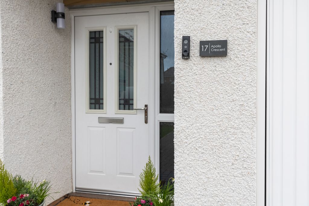 Property photo 2 of 35