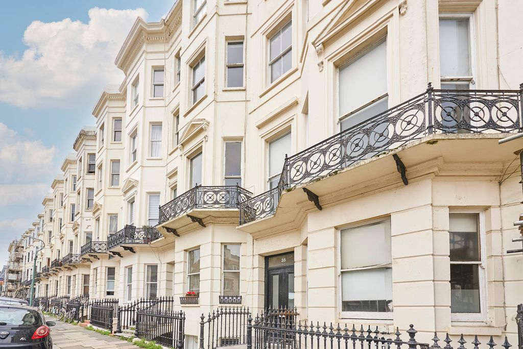 Property photo 1 of 19 Hoststaymermaidflat633Hollandroadhove064Guesty