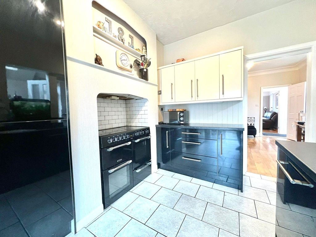 Property photo 3 of 23 Picture No. 26