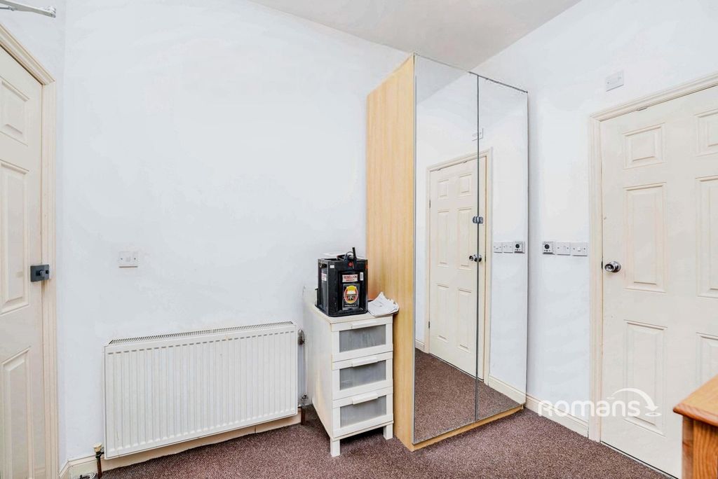 Property photo 3 of 6 Pbox-Img.Jpg