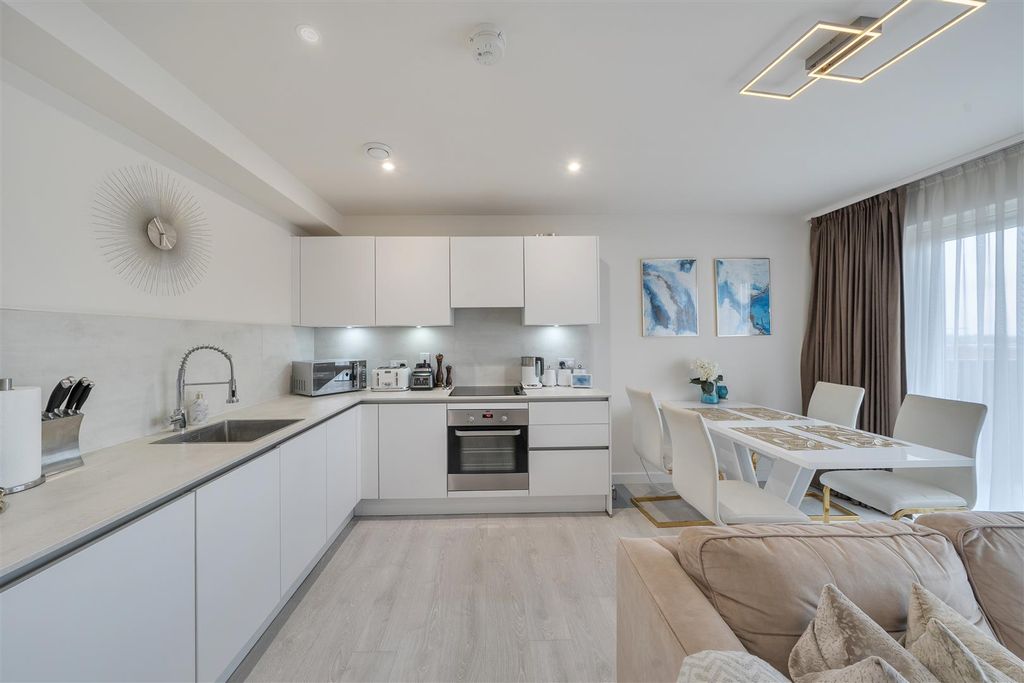 Property photo 1 of 24 1453736-16-6A01c66Fac498.Jpg