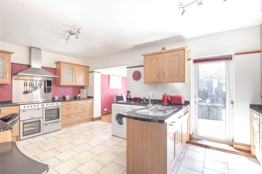 Property photo 2 of 14 Picture No. 22