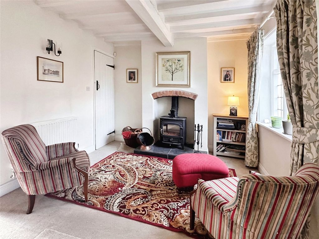 Property photo 3 of 33 Sitting Room
