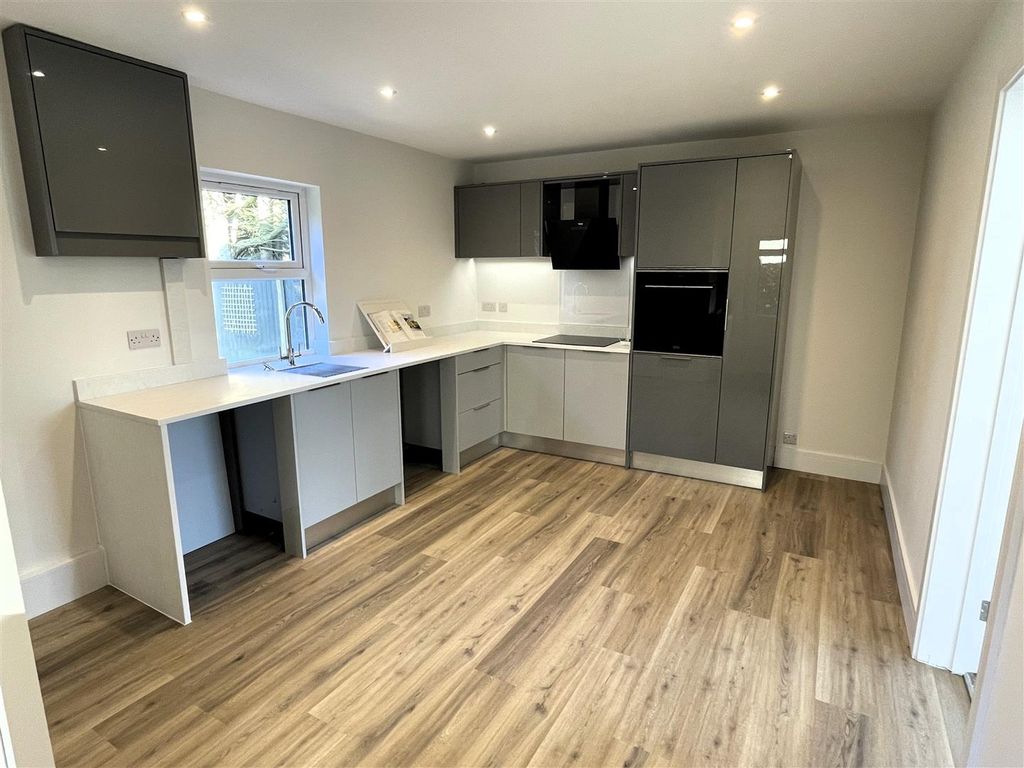 Property photo 2 of 14 Img_8624.Jpg