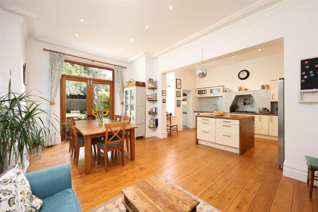 Property photo 1 of 34 4 Julius Road 12.Jpg