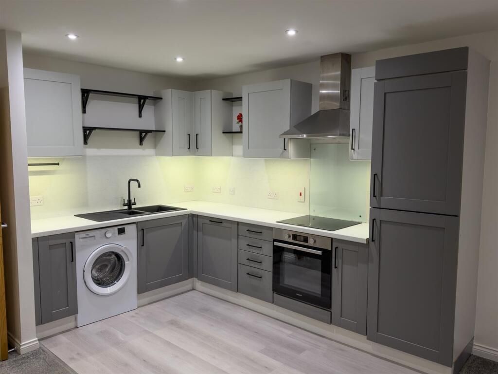 Property photo 1 of 5 2 Bed Flat To Rent Crystal Palace Park Road, London Se26