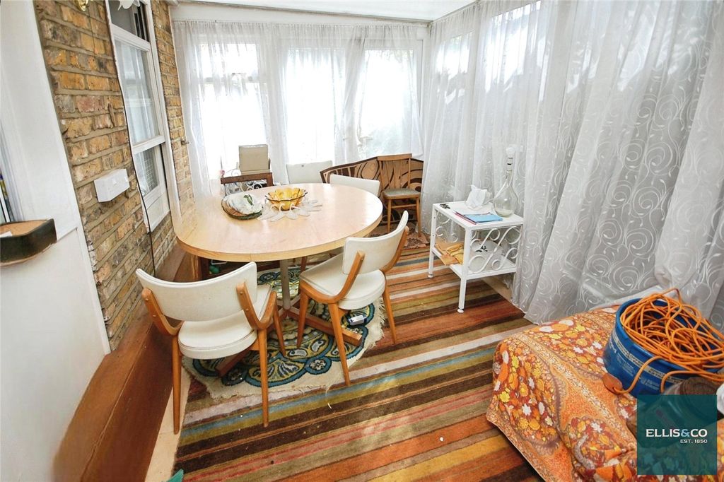 Property photo 2 of 8 Picture No. 24