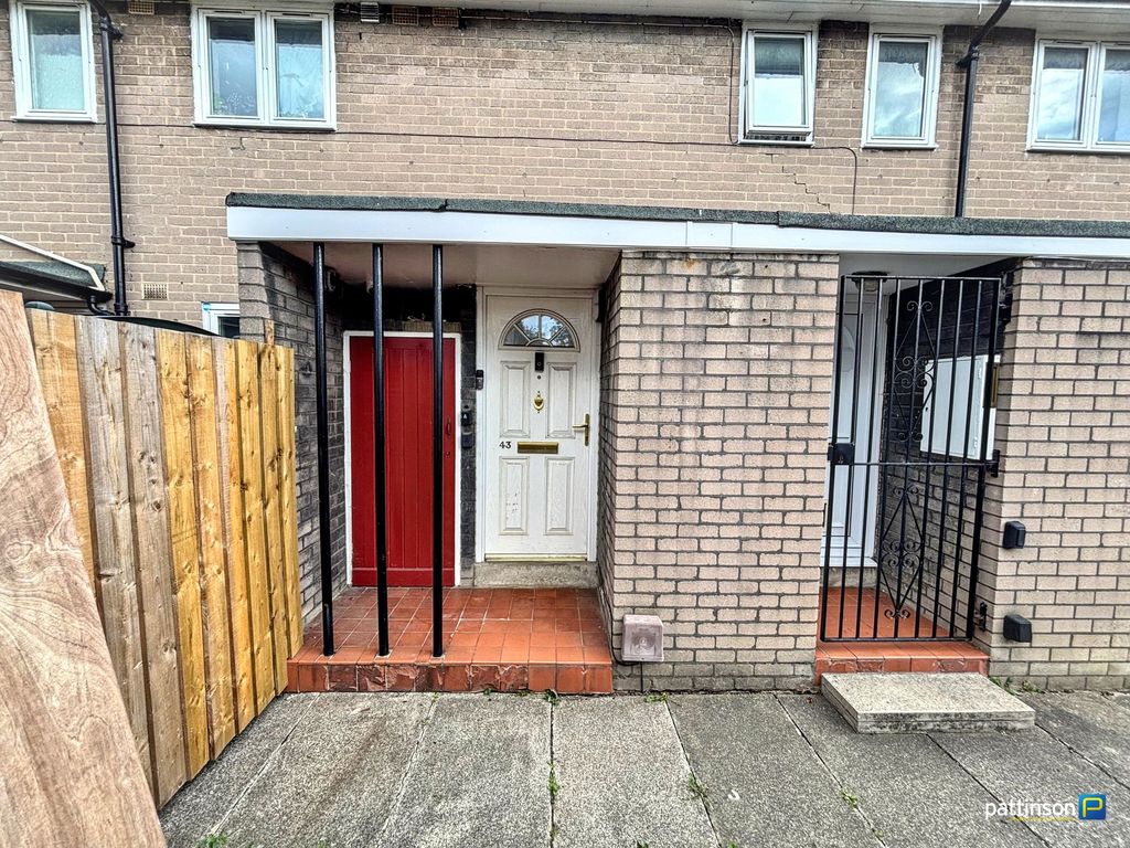 Property photo 1 of 12