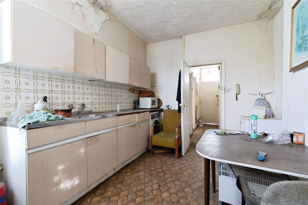 Property photo 3 of 16 Picture No. 13