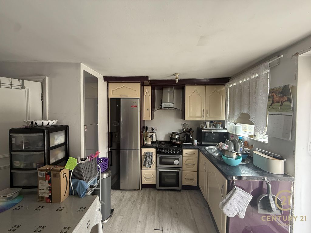 Property photo 1 of 5