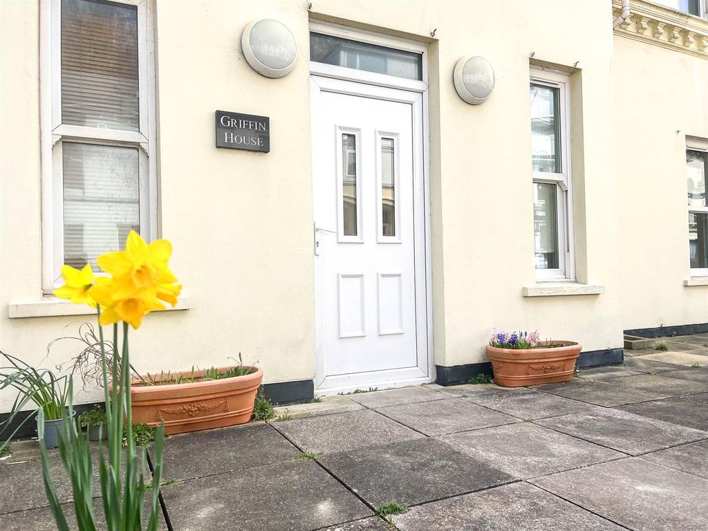 Property photo 2 of 20 9 Griffin House-9.Jpg