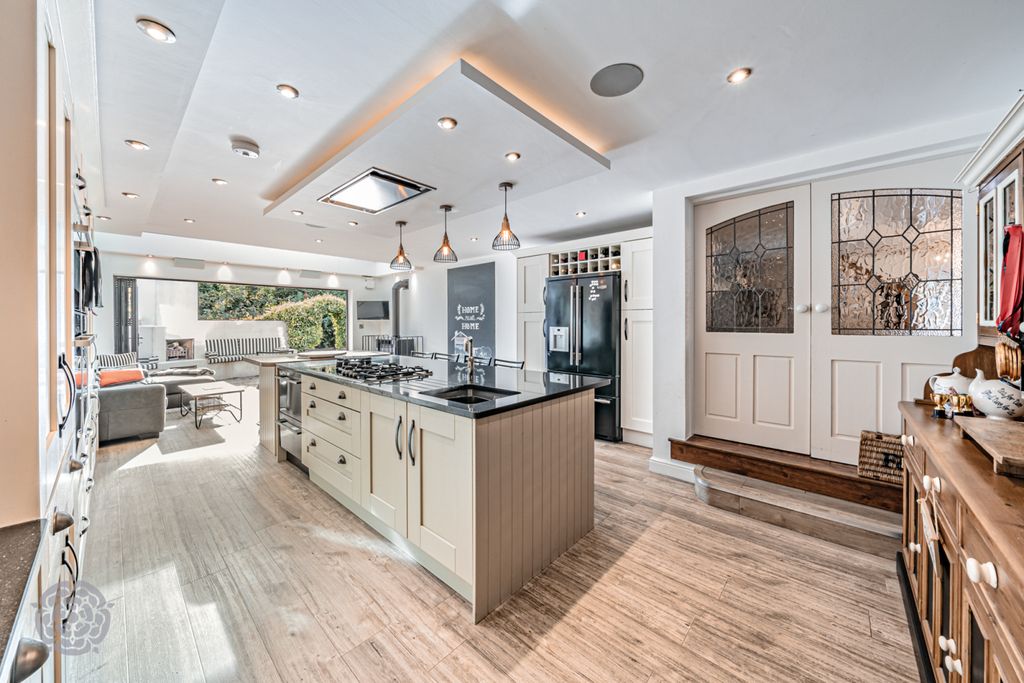 Property photo 2 of 39 Picture No. 74