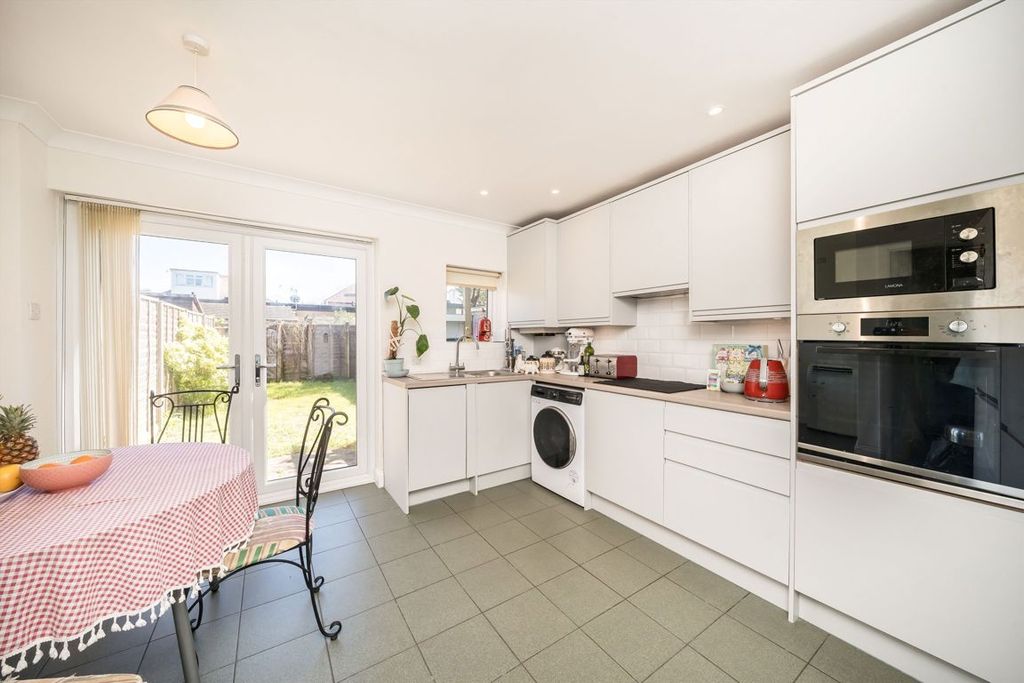 Property photo 3 of 6