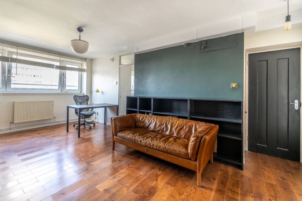 Property photo 2 of 8