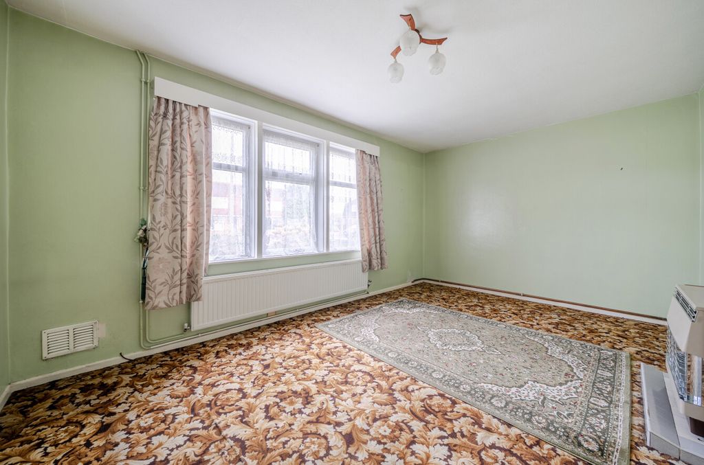 Property photo 3 of 23 Living Room