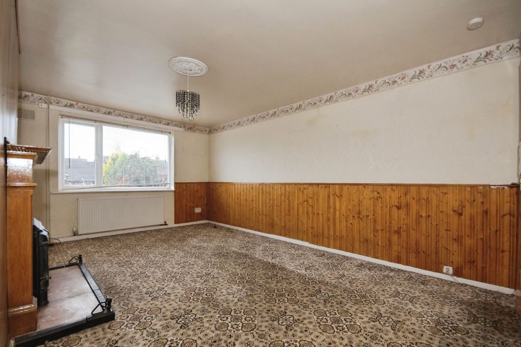 Property photo 2 of 15 Lounge