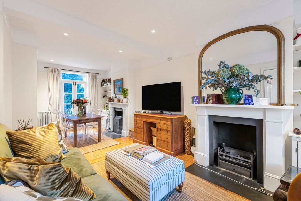 Property photo 2 of 10 Photo 3