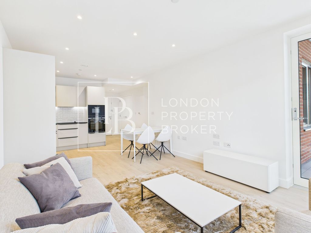 Property photo 2 of 18