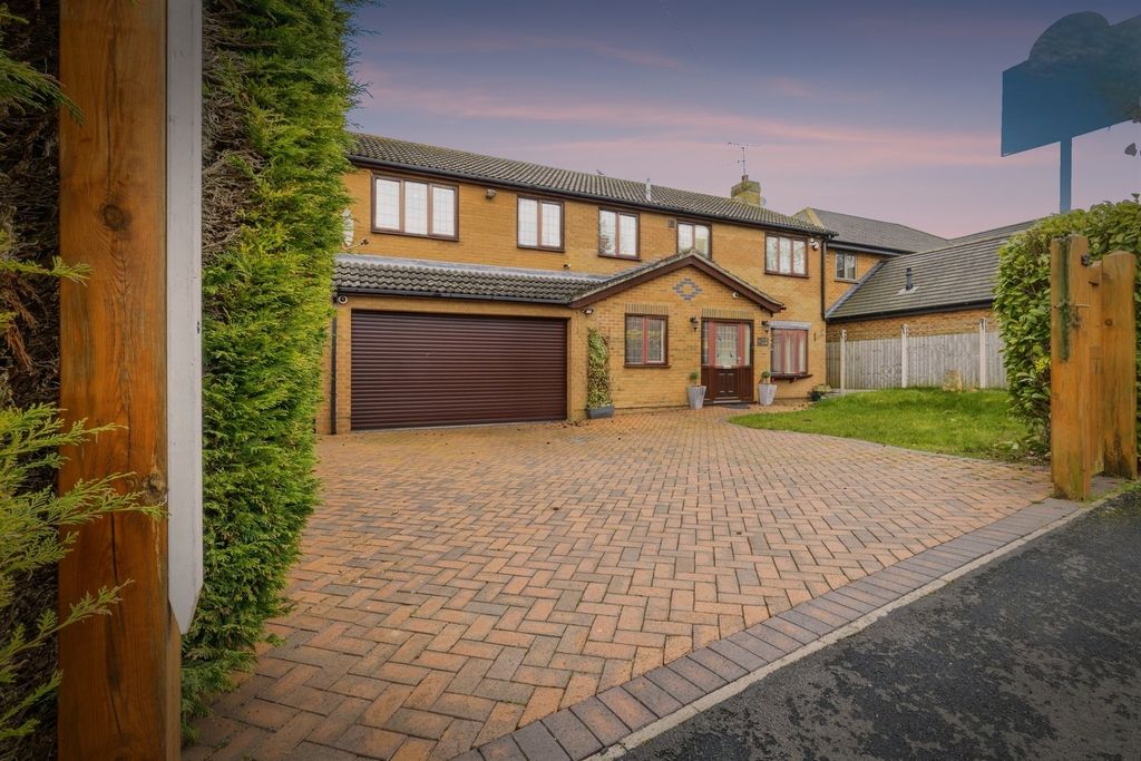 Property photo 1 of 20