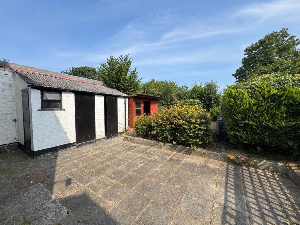 Property photo 3 of 31