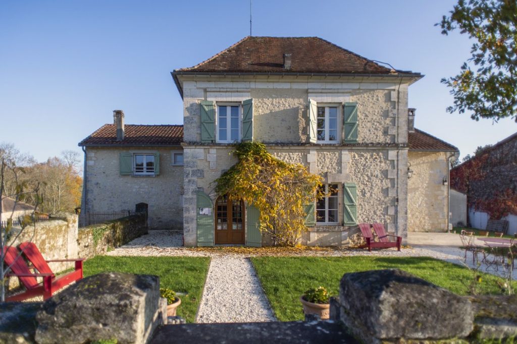 Property photo 2 of 50