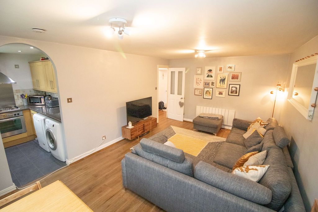 Property photo 3 of 14