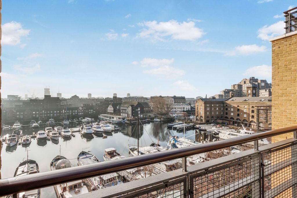 Property photo 2 of 28