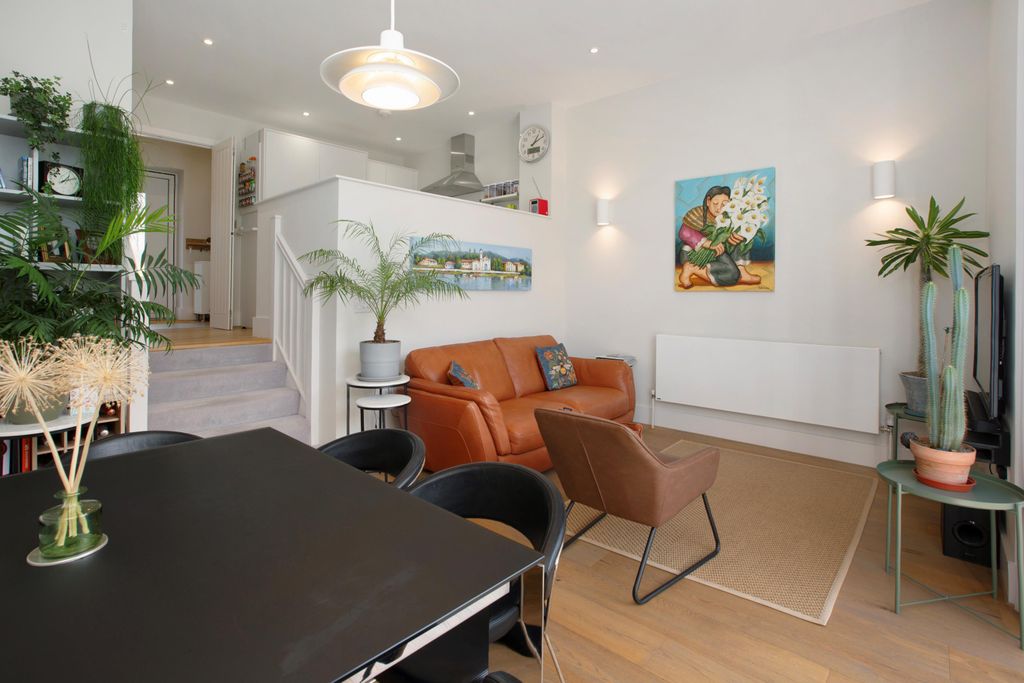 Property photo 2 of 16 Image