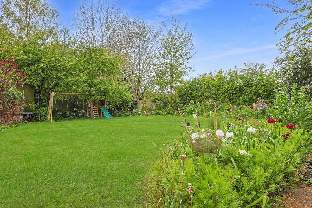 Property photo 2 of 42 Img3350